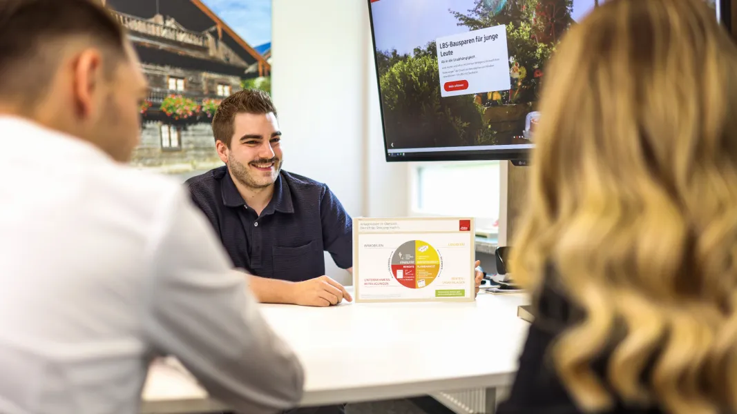 Spaß haben und gut verdienen. In unserer Sparkasse hast du beides.
